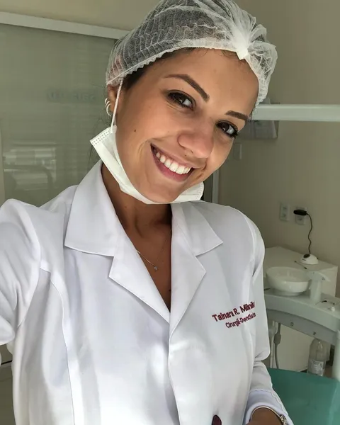 Dra. Tainara Rieger Milnikel, cirurgiã-dentista da Derane Odontologia